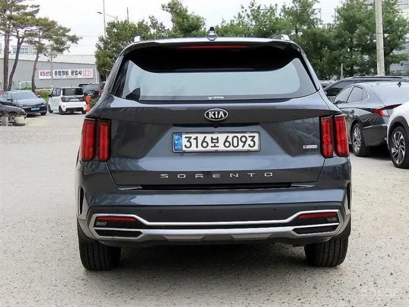 2021 Kia Sorento с пробегом 14 594 км