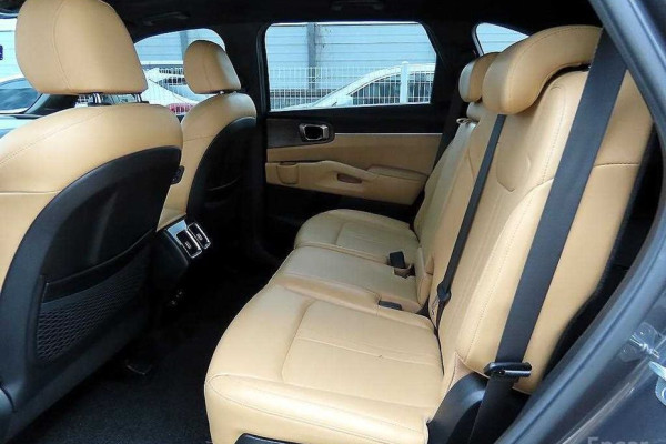 2021 Kia Sorento с пробегом 14 594 км