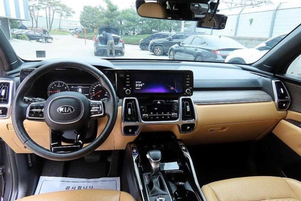 2021 Kia Sorento с пробегом 14 594 км