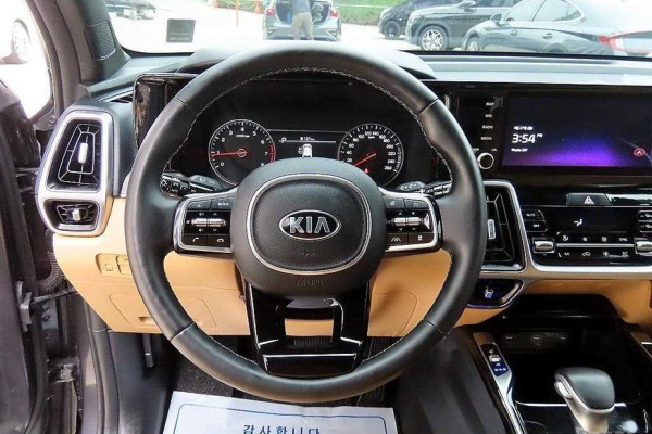 2021 Kia Sorento с пробегом 14 594 км