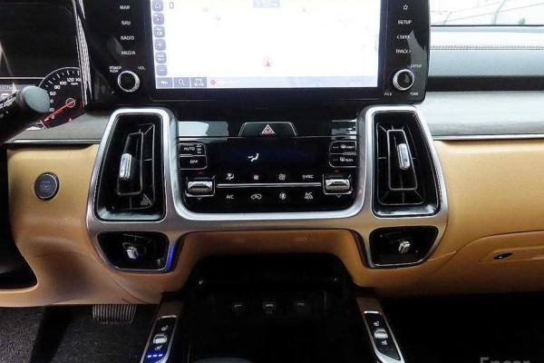 2021 Kia Sorento с пробегом 14 594 км