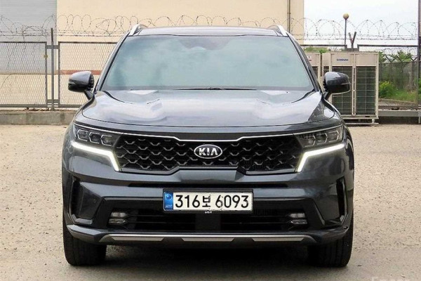 2021 Kia Sorento с пробегом 14 594 км
