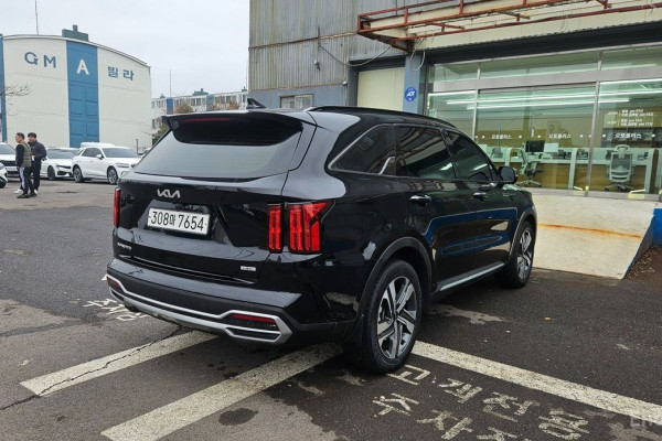 2023 Kia Sorento с пробегом 128 604 км