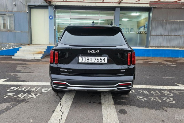 2023 Kia Sorento с пробегом 128 604 км