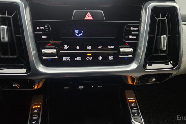 2023 Kia Sorento с пробегом 128 604 км