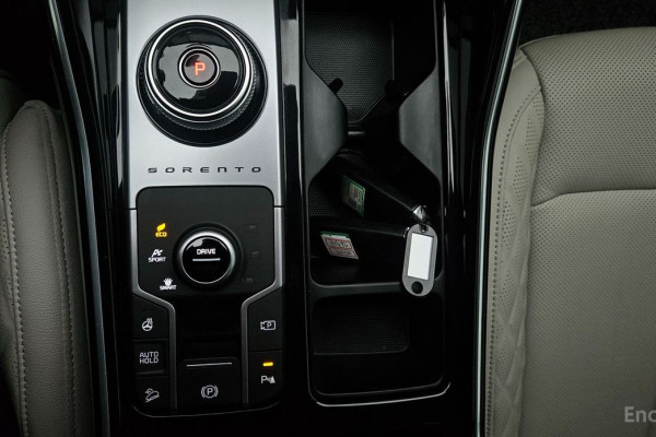 2023 Kia Sorento с пробегом 128 604 км