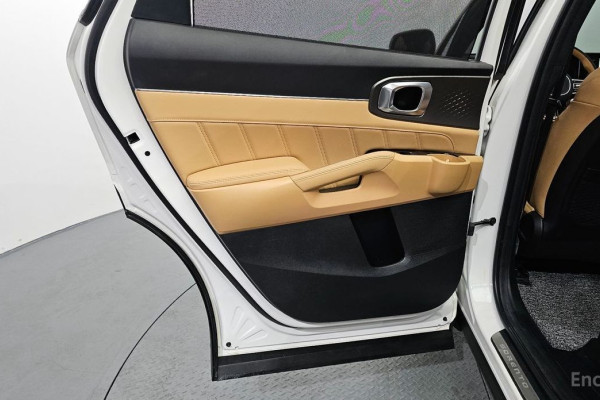 2023 Kia Sorento с пробегом 46 450 км