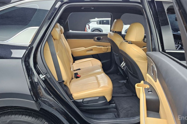 2023 Kia Sorento с пробегом 34 271 км