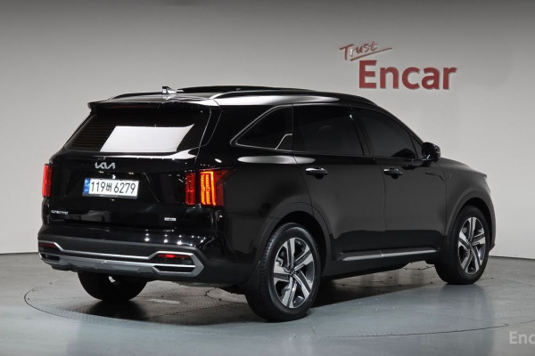 2023 Kia Sorento с пробегом 31 914 км