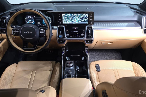 2023 Kia Sorento с пробегом 31 914 км