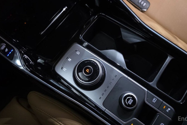 2023 Kia Sorento с пробегом 31 914 км