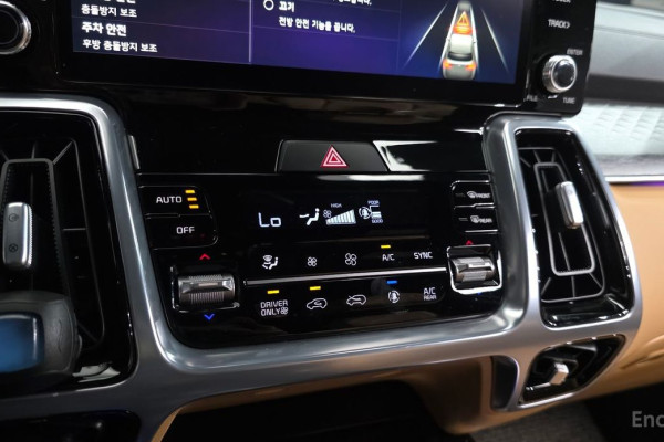 2023 Kia Sorento с пробегом 31 914 км