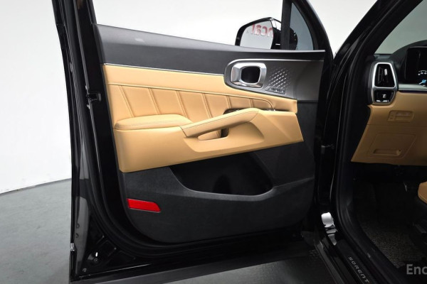 2023 Kia Sorento с пробегом 31 914 км