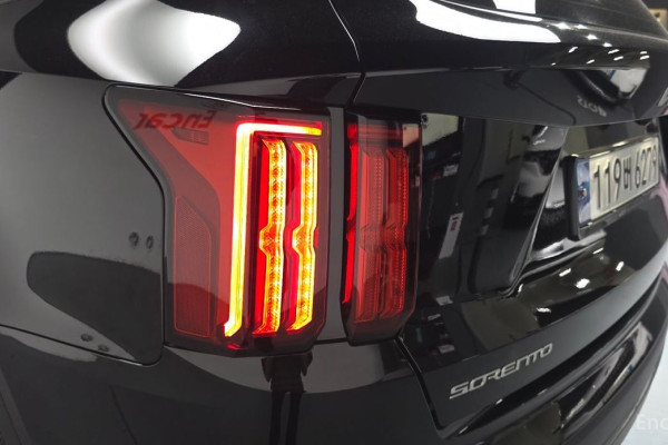 2023 Kia Sorento с пробегом 31 914 км