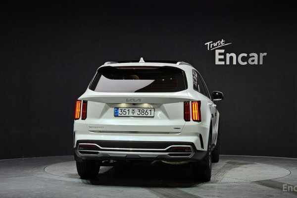 2023 Kia Sorento с пробегом 33 669 км