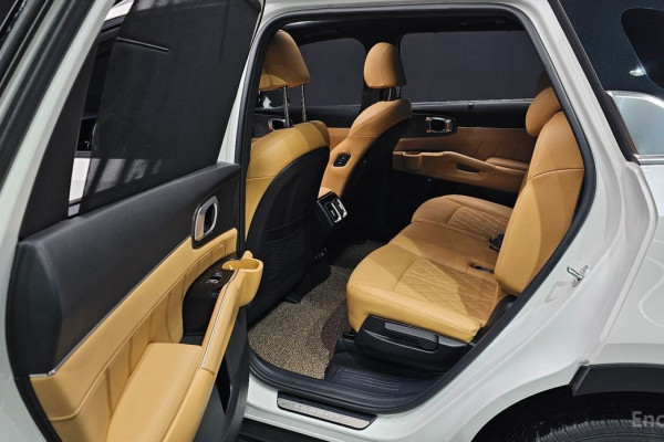 2023 Kia Sorento с пробегом 33 669 км