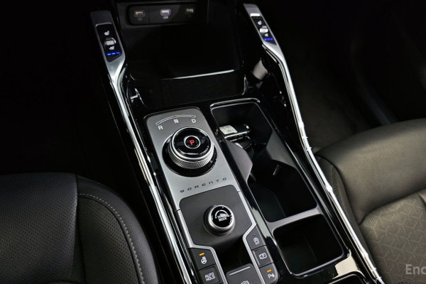 2023 Kia Sorento с пробегом 48 677 км