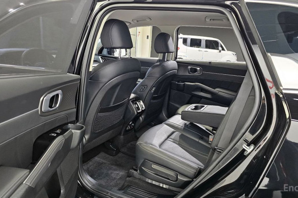 2023 Kia Sorento с пробегом 48 677 км