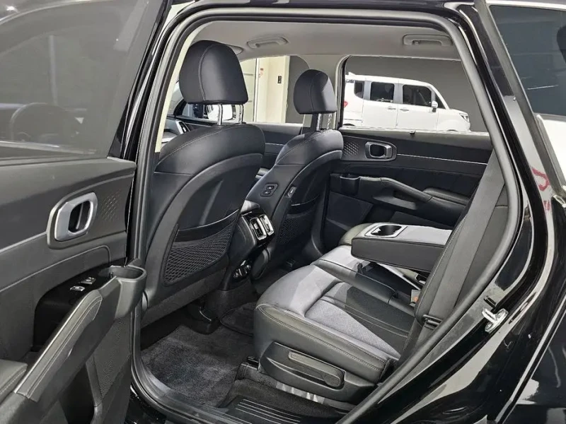 2023 Kia Sorento с пробегом 48 677 км