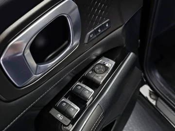 2023 Kia Sorento с пробегом 48 677 км