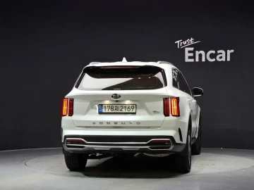 2021 Kia Sorento с пробегом 11 906 км