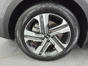 2023 Kia Sorento с пробегом 23 439 км