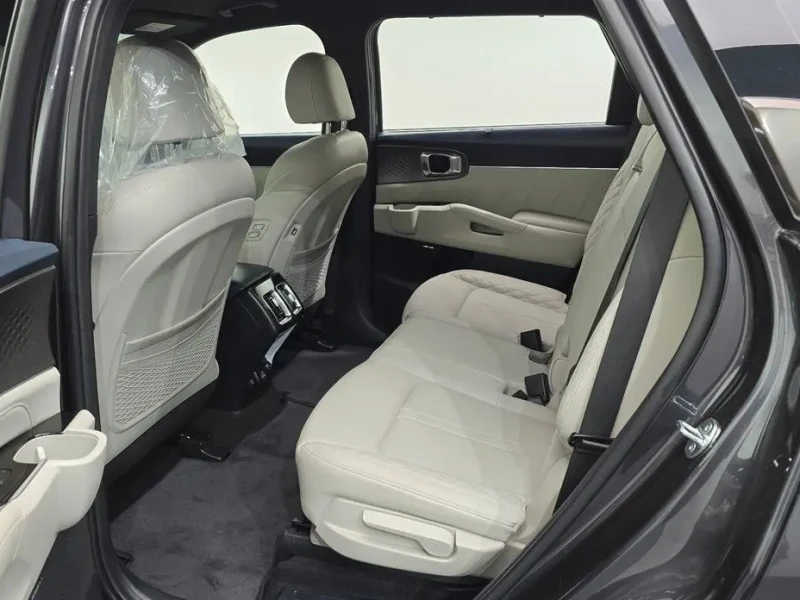 2023 Kia Sorento с пробегом 23 439 км