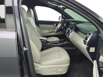 2023 Kia Sorento с пробегом 23 439 км