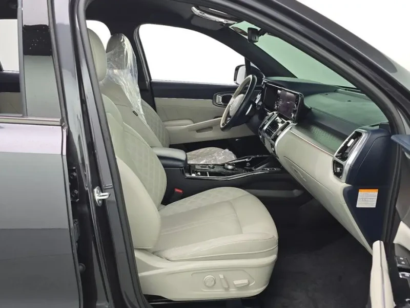 2023 Kia Sorento с пробегом 23 439 км