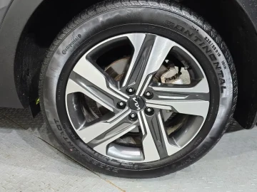 2023 Kia Sorento с пробегом 23 439 км