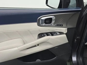 2023 Kia Sorento с пробегом 23 439 км