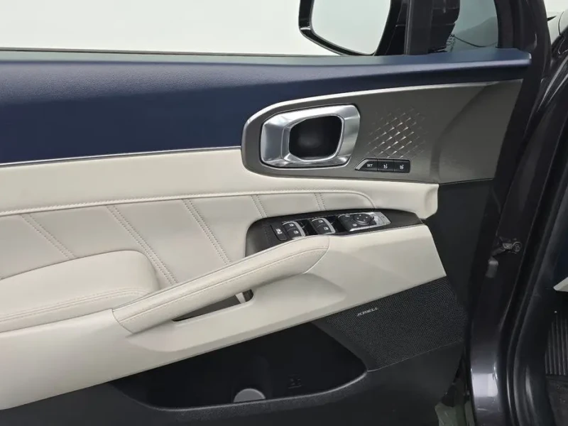 2023 Kia Sorento с пробегом 23 439 км