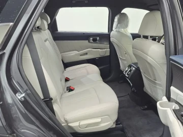 2023 Kia Sorento с пробегом 23 439 км