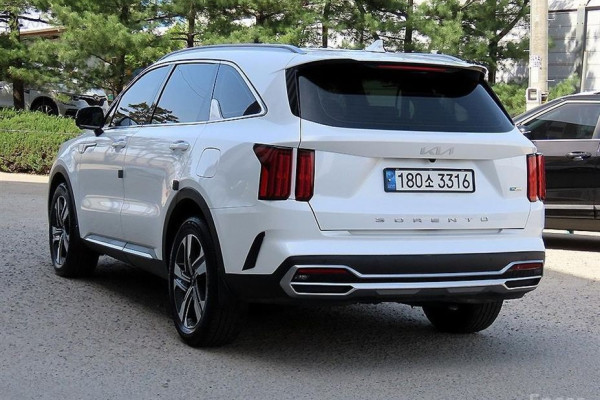 2022 Kia Sorento с пробегом 122 950 км