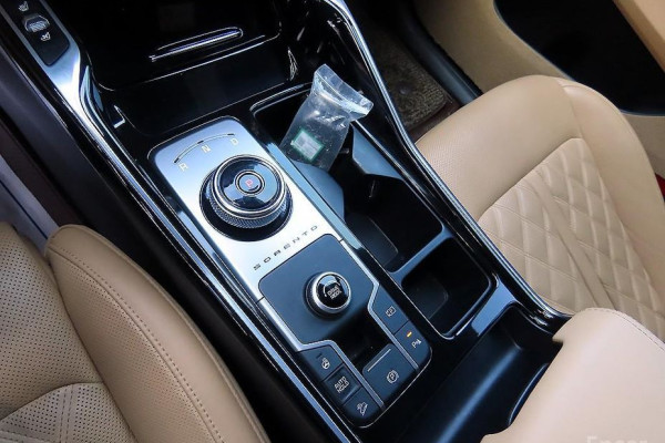 2022 Kia Sorento с пробегом 122 950 км