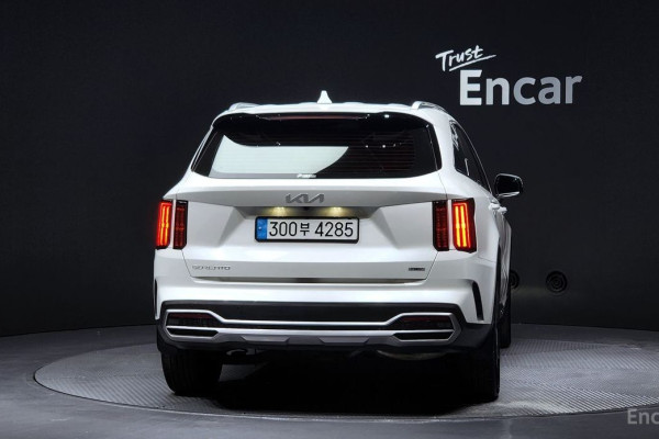 2023 Kia Sorento с пробегом 61 871 км