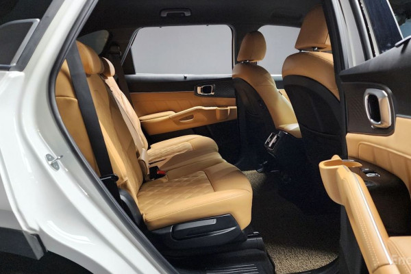 2023 Kia Sorento с пробегом 61 871 км