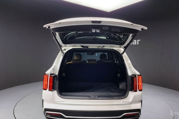 2023 Kia Sorento с пробегом 61 871 км