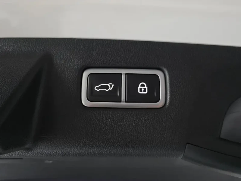 2023 Kia Sorento с пробегом 80 099 км