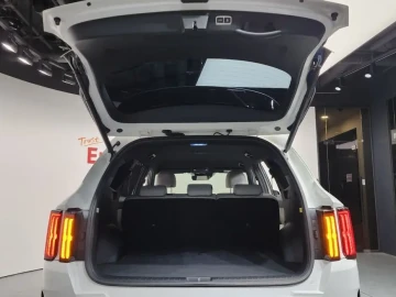 2023 Kia Sorento с пробегом 23 881 км