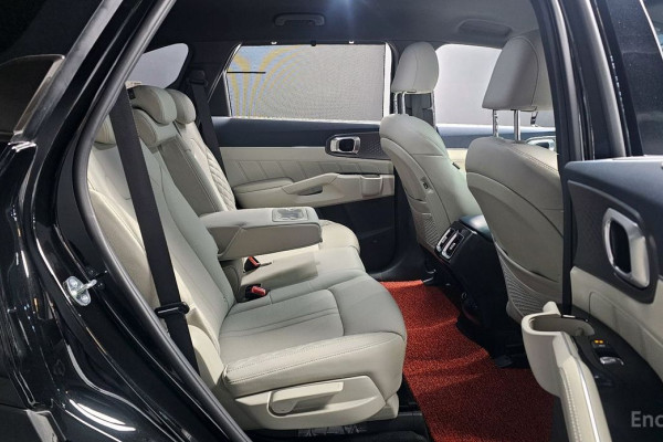 2023 Kia Sorento с пробегом 16 485 км