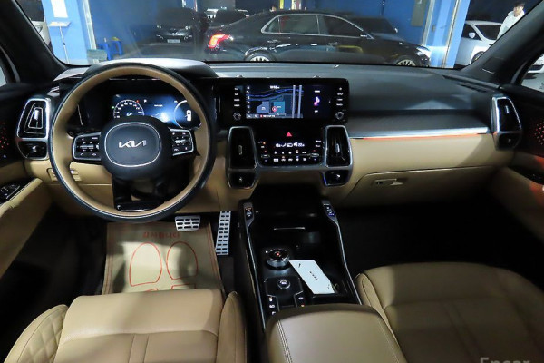 2023 Kia Sorento с пробегом 39 020 км