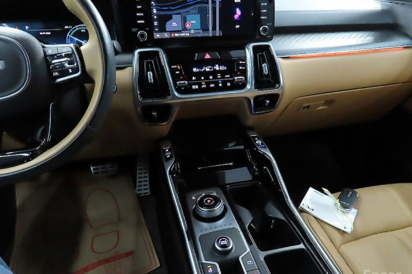 2023 Kia Sorento с пробегом 39 020 км