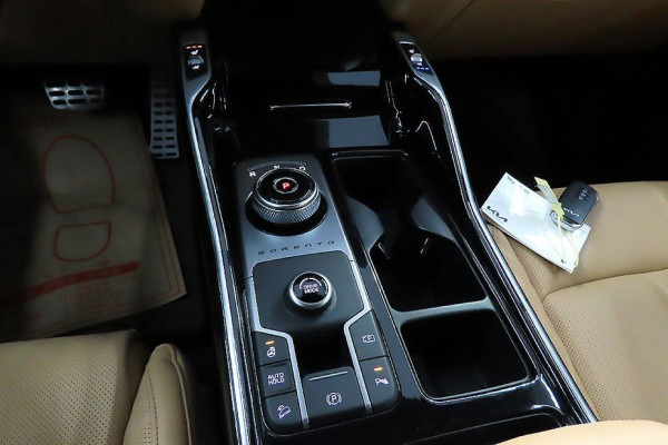 2023 Kia Sorento с пробегом 39 020 км