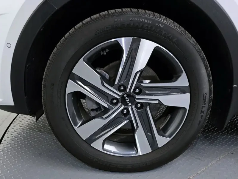 2023 Kia Sorento с пробегом 55 606 км