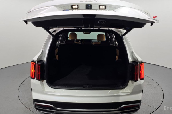 2023 Kia Sorento с пробегом 71 153 км