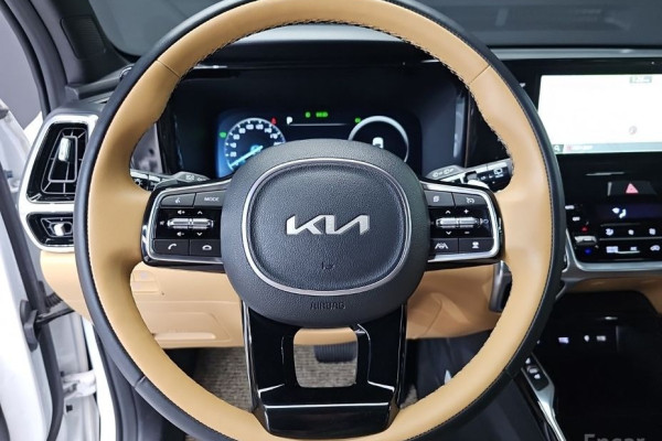 2023 Kia Sorento с пробегом 19 451 км