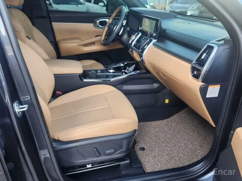 2023 Kia Sorento с пробегом 14 600 км