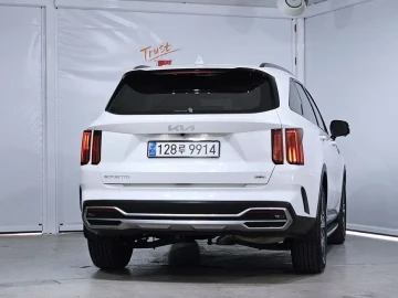 2023 Kia Sorento с пробегом 33 114 км