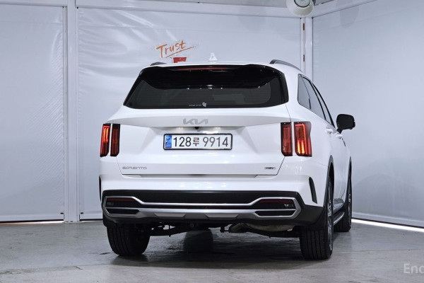 2023 Kia Sorento с пробегом 33 114 км